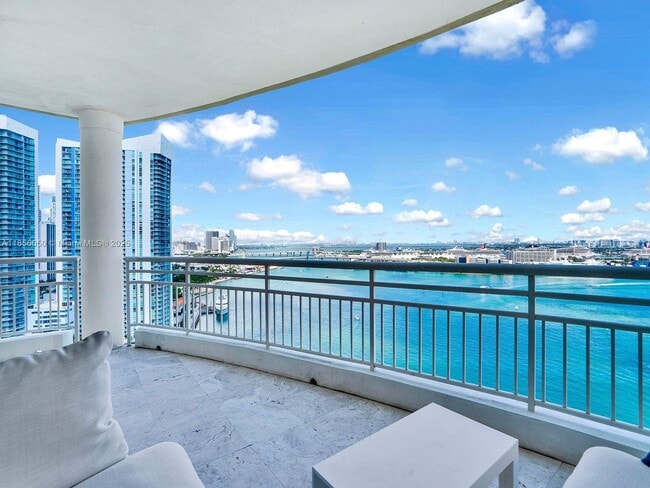 Building Photo - 888 Brickell Key Dr