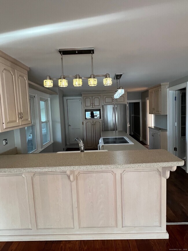 Building Photo - 41 S Main St