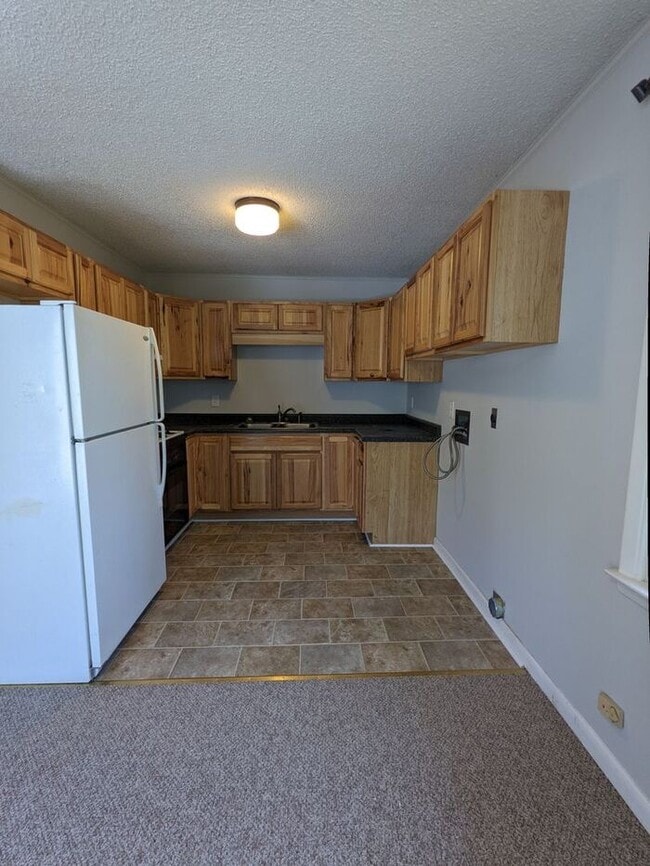Building Photo - Black Mountain Duplex Rental!