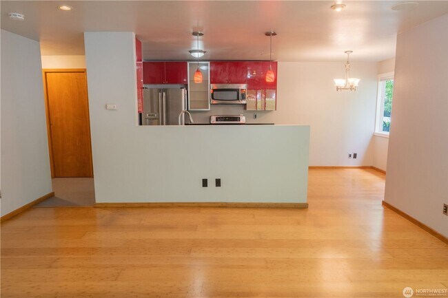 Building Photo - 1Bd/1Ba Redmond Condo