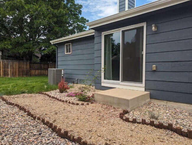 Building Photo - Super 3/2 ranch home!