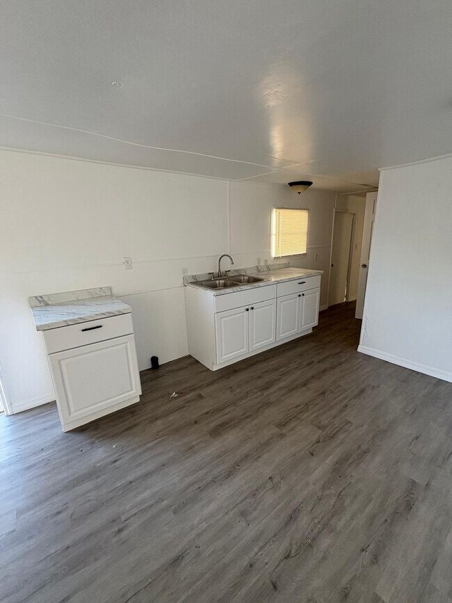 Building Photo - 2Bed/1Bath **RENT TO OWN OPPORTUNITY** in Lakeland, FL