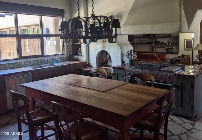 Building Photo - 1503 Indian Rock Rd