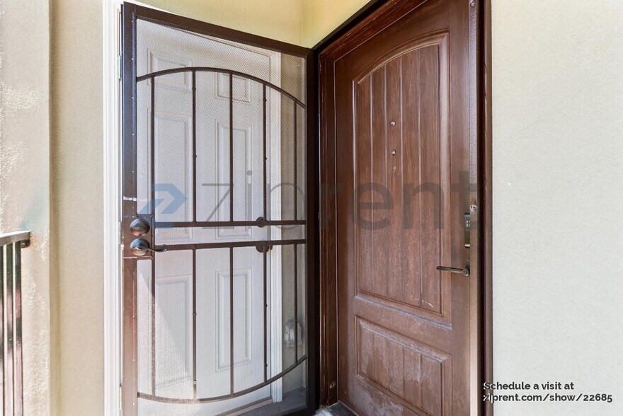 Building Photo - 1419 Flickinger Ave