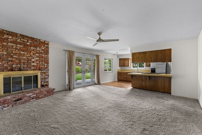 Building Photo - Beautifully Maintained Rental Home with an...