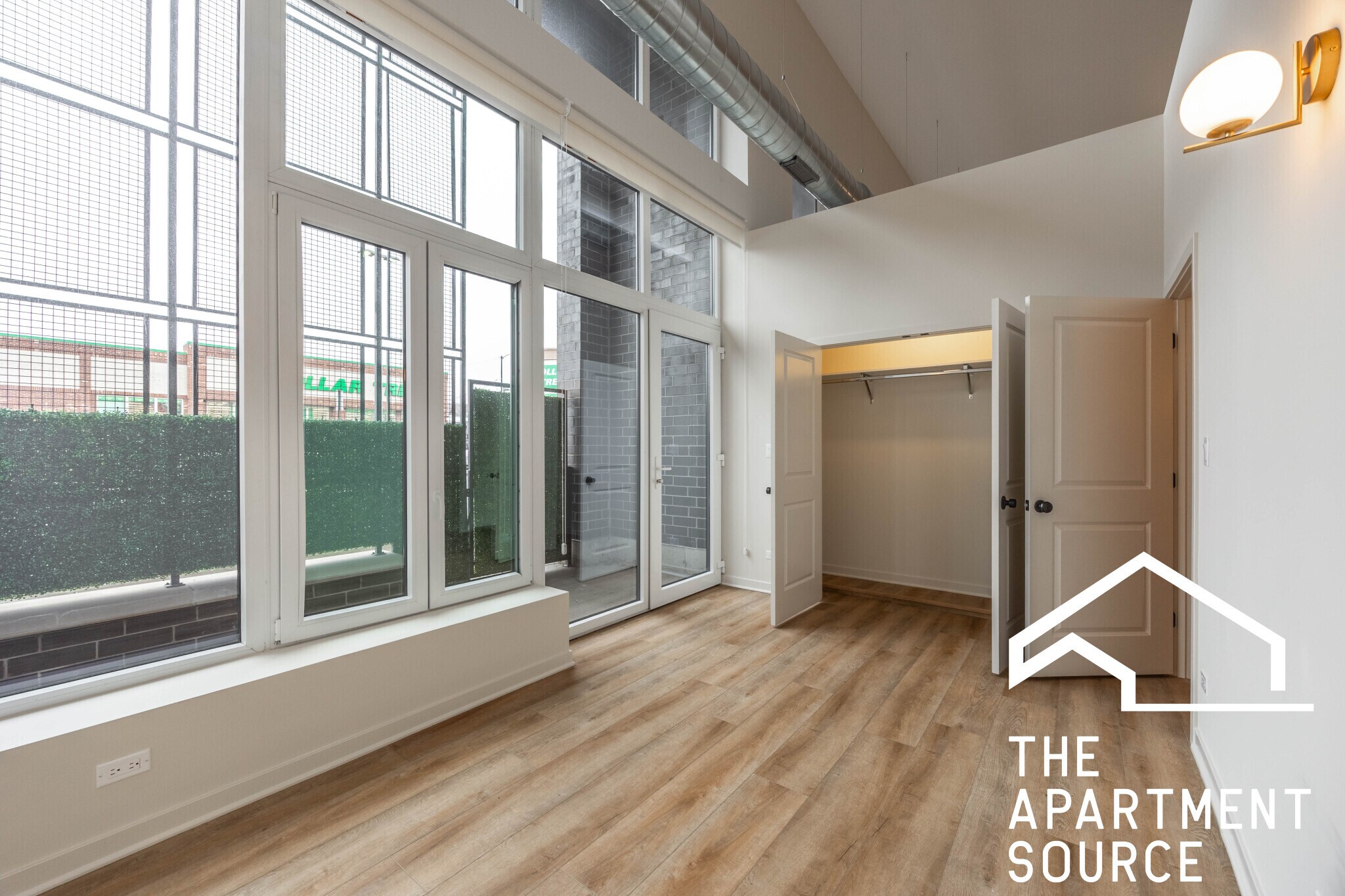 Building Photo - 3207 N Narragansett Ave