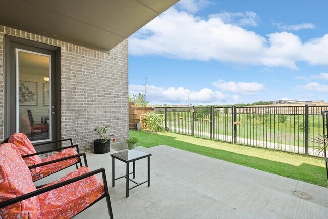 Building Photo - 205 Somerset Dr