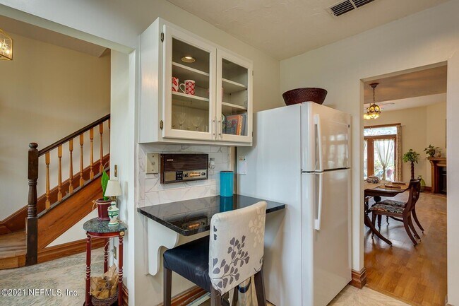 Building Photo - 2716 Oak St