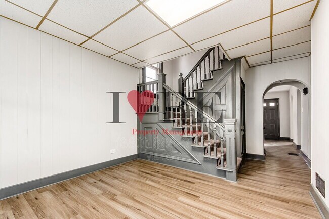 Building Photo - 158 Dakota Ave