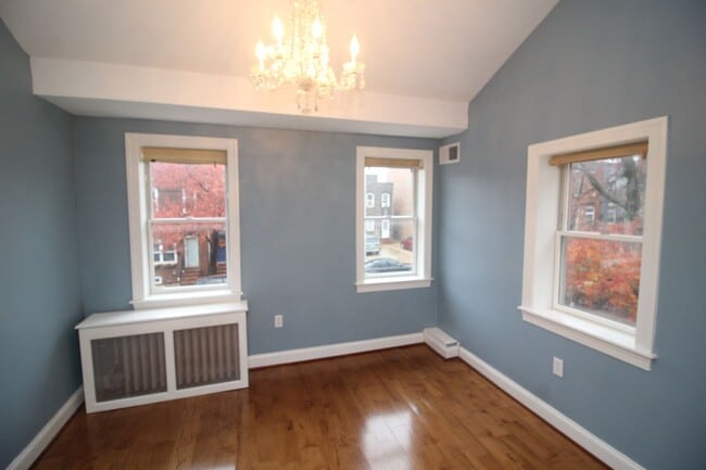 Building Photo - Exceptional Upper Fells 2bd/2ba End Rowhome w/ CAC & Rooftop Deck!--Available 7/15