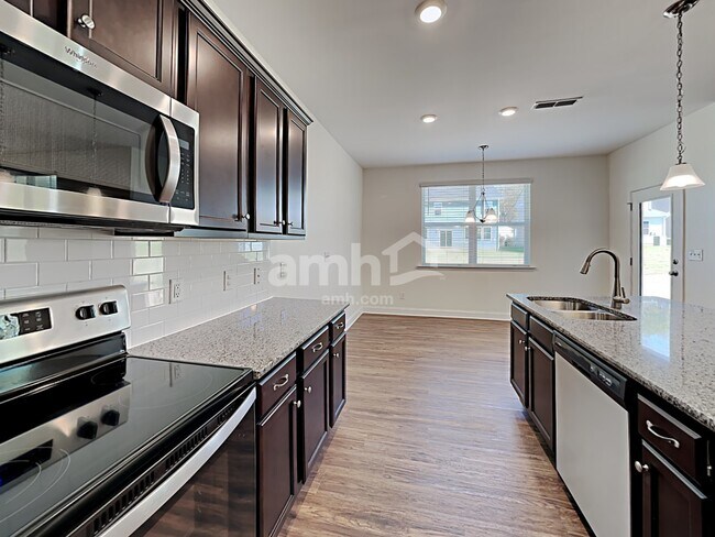 Building Photo - 3272 Brierhill Rd