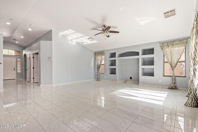 Building Photo - 5023 W Lynne Ln