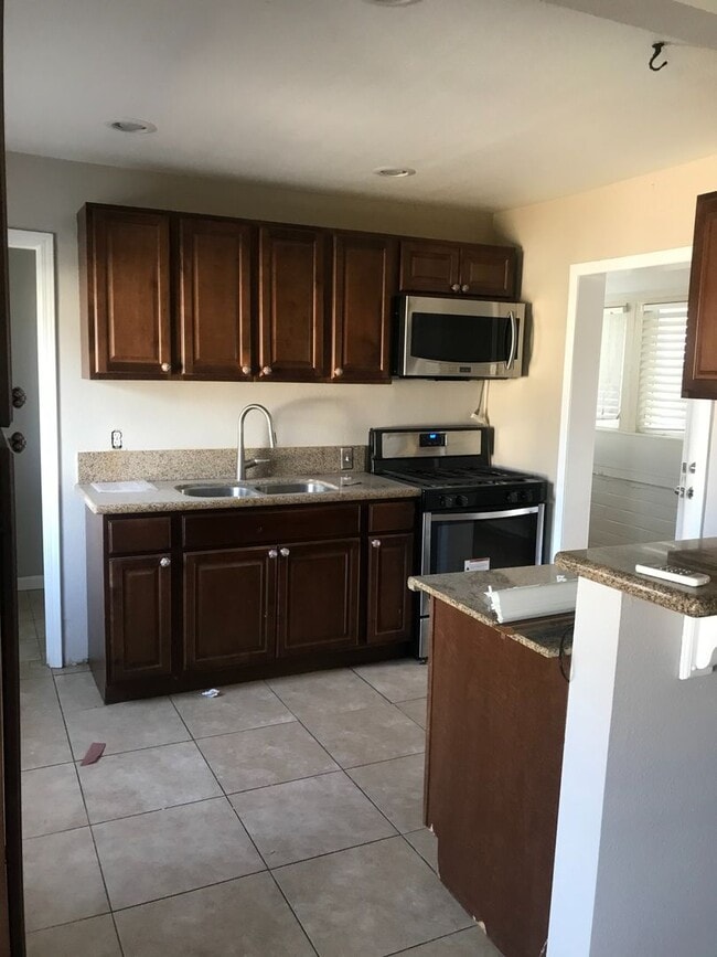 Building Photo - 14993 Yucca Ave