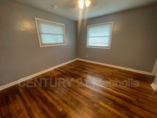 Building Photo - 1414 Springview Dr