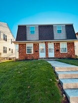 Building Photo - 928 Thomas Rd