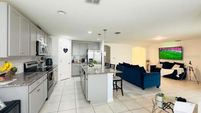 Building Photo - 3473 Yarian Dr
