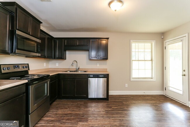 Building Photo - 113 Colony Park Ln