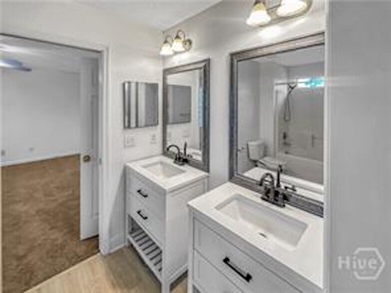 Building Photo - 3 Redding Ct