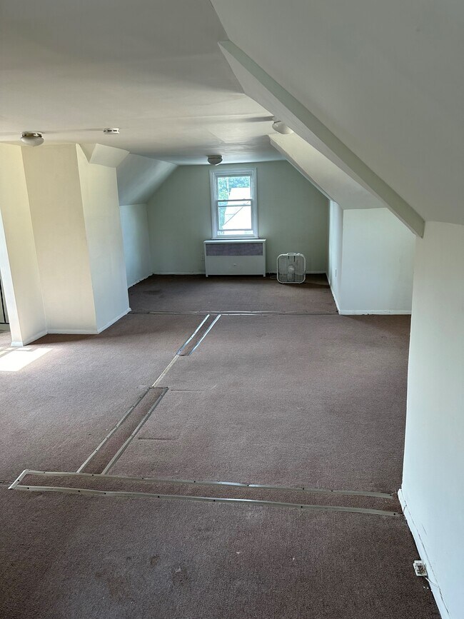 Building Photo - 27 Treno St