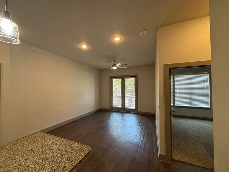 Building Photo - 1050 Wittenburg