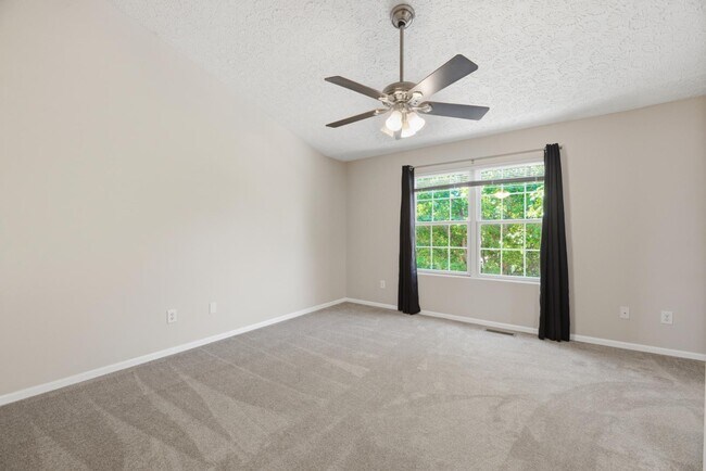 Building Photo - 106 Hewes St