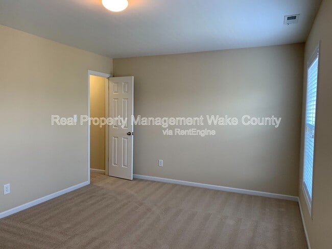 Building Photo - 112 Cobblebrook Ct