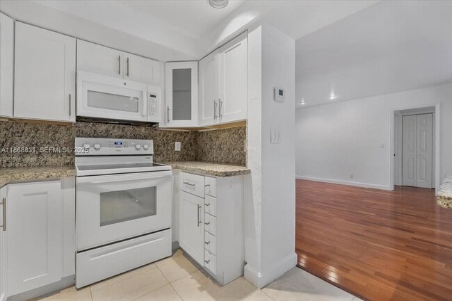 Building Photo - 613 NE 17th Terrace