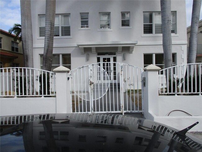 Building Photo - 1027 Pennsylvania Ave