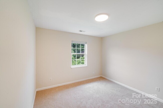 Building Photo - 3425 Anson St