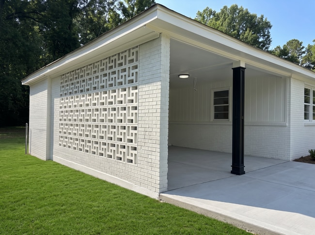 Building Photo - Freshly Renovated 3-Bedroom Home in Memphis | Available Now
