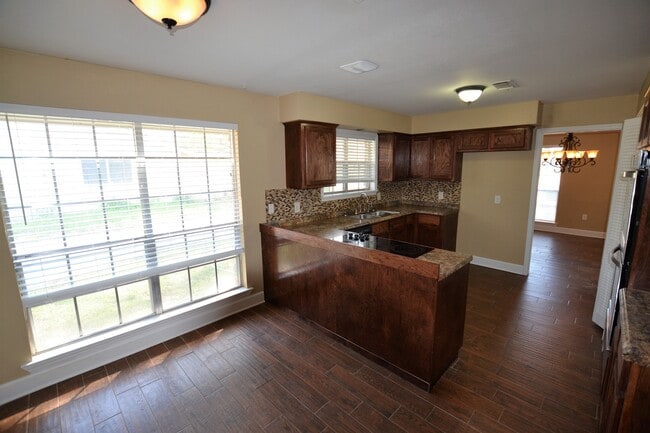 Building Photo - Newly Renovated 3 Bedroom Home in Sherwood...