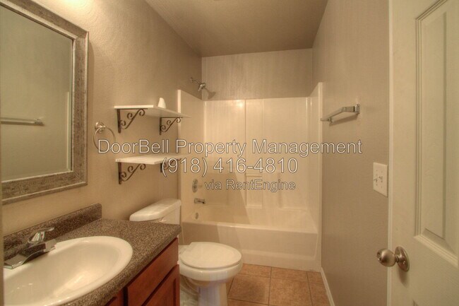 Building Photo - 5717 N 34th St