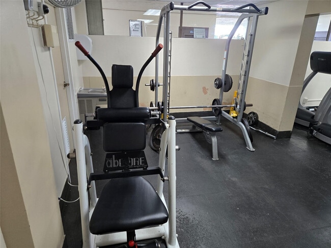 Building Photo - 9531 Seagrape Dr