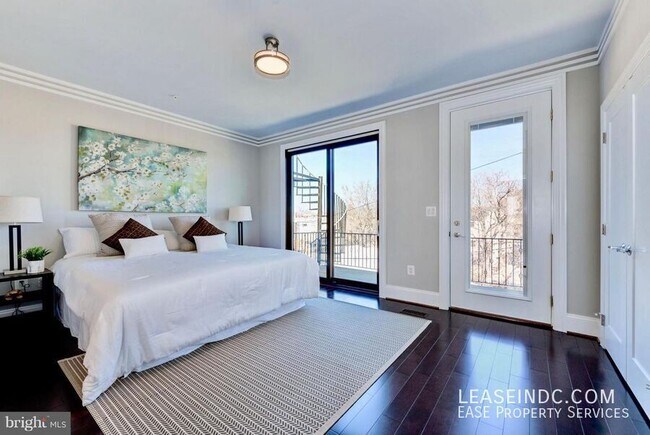 Building Photo - 4525 1/2 Georgia Avenue NW-#1