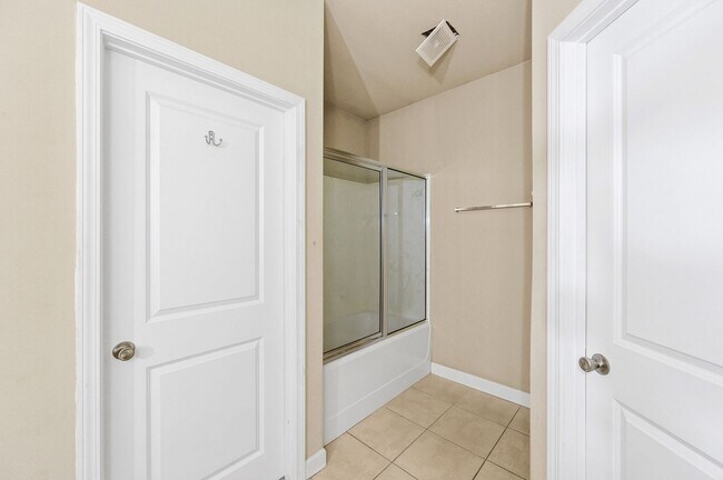 Building Photo - Loxley Home for Lease Available October!!