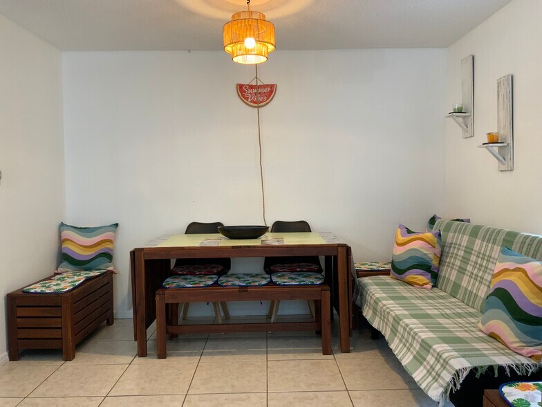 Building Photo - 2440 Manasota Beach Rd