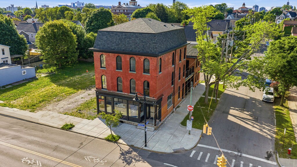 Building Photo - 319 Connecticut St