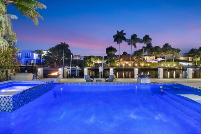 Building Photo - 334 Isle of Capri Dr