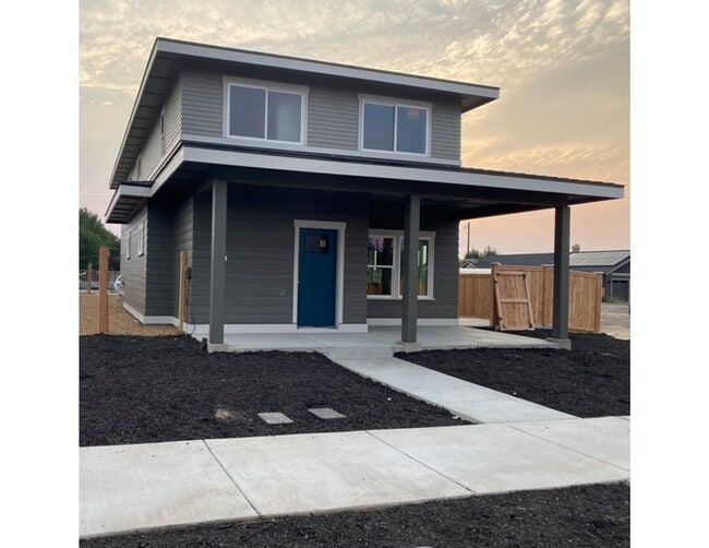 Primary Photo - Newer ADU in Redmond