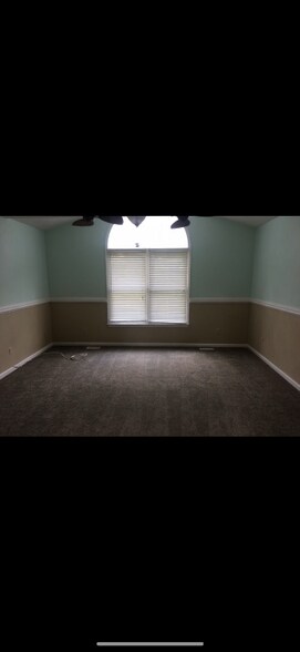 Building Photo - 39 Valleyview Cir