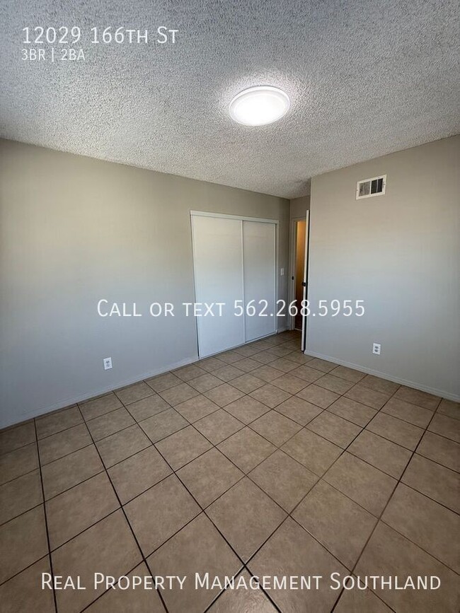 Building Photo - Three Bedroom Two Bath Home for Rent in No...