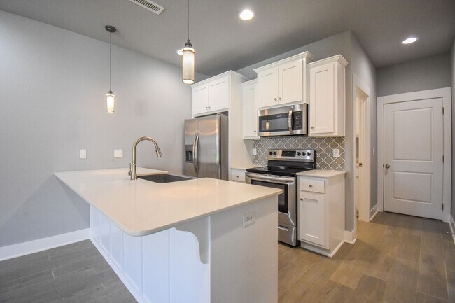 Building Photo - Luxurious 4 Bedroom, 3.5 Bathroom Home In Fayetteville, AR