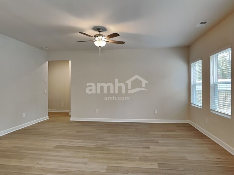 Building Photo - 789 Treeline Rd