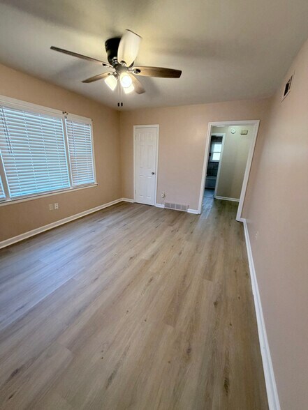 Building Photo - 3632 Cromwell Cove