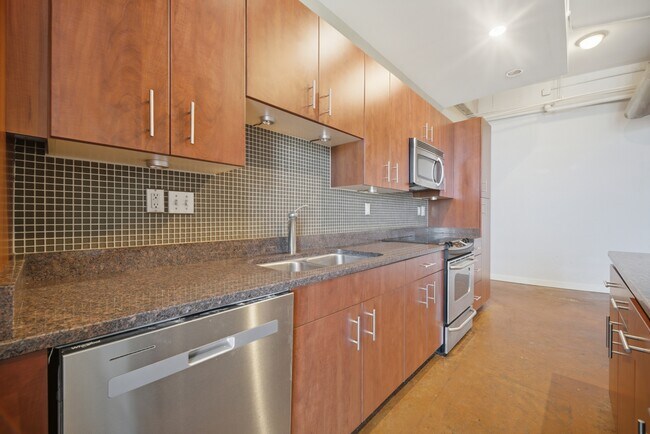 Building Photo - 415 St Pauls Blvd