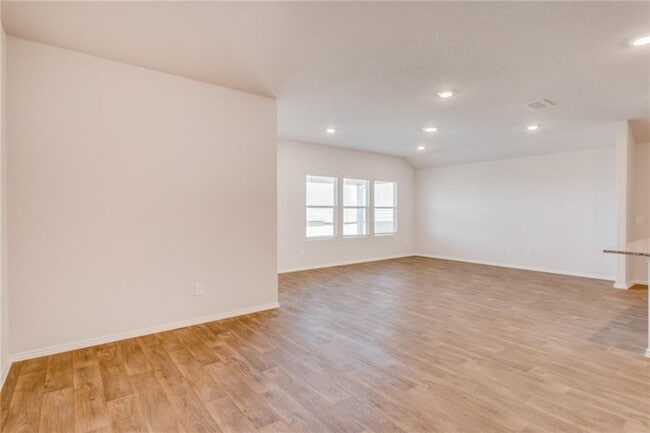 Building Photo - 821 Indigo Wy