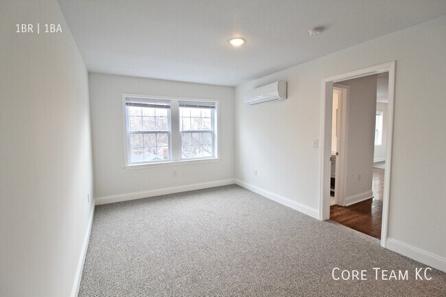 Building Photo - 1901 Olathe Blvd