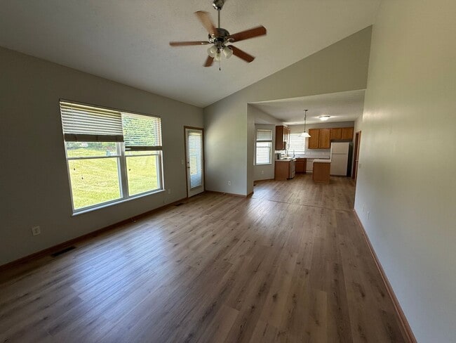 Building Photo - 4 Bedroom, 2.5 Bathroom House in Sycamore ...
