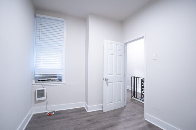 Building Photo - 2424 N Gratz St