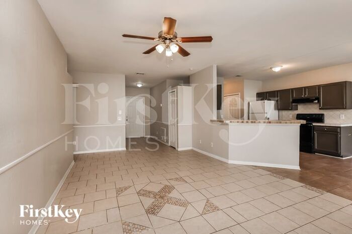 Building Photo - 1700 Atwater Dr